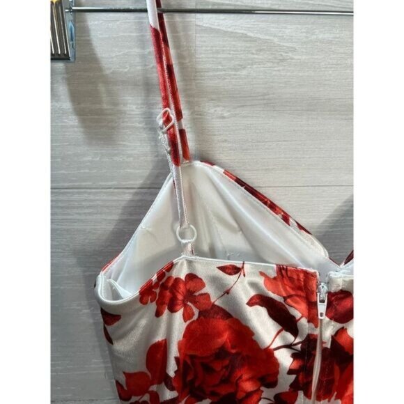 NEW Juniors' Floral Fit & Flare‎ Dress Size 1 - Picture 4 of 7